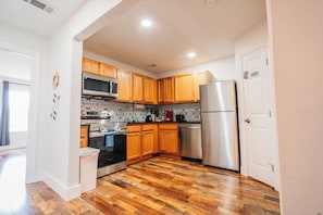 Fridge, microwave, oven, stovetop - Lakefront Villa 3 / Dock Access (Wedowee)