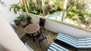 Outdoor dining - Playacar condo, 5mins to 5th & beach, own Cenote

 (Playa del Carmen)