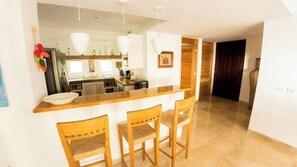 Fridge, ice maker - Playacar condo, 5mins to 5th & beach, own Cenote

 (Playa del Carmen)