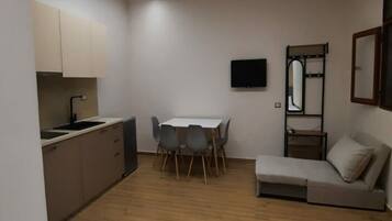 1 habitación, wifi y ropa de cama