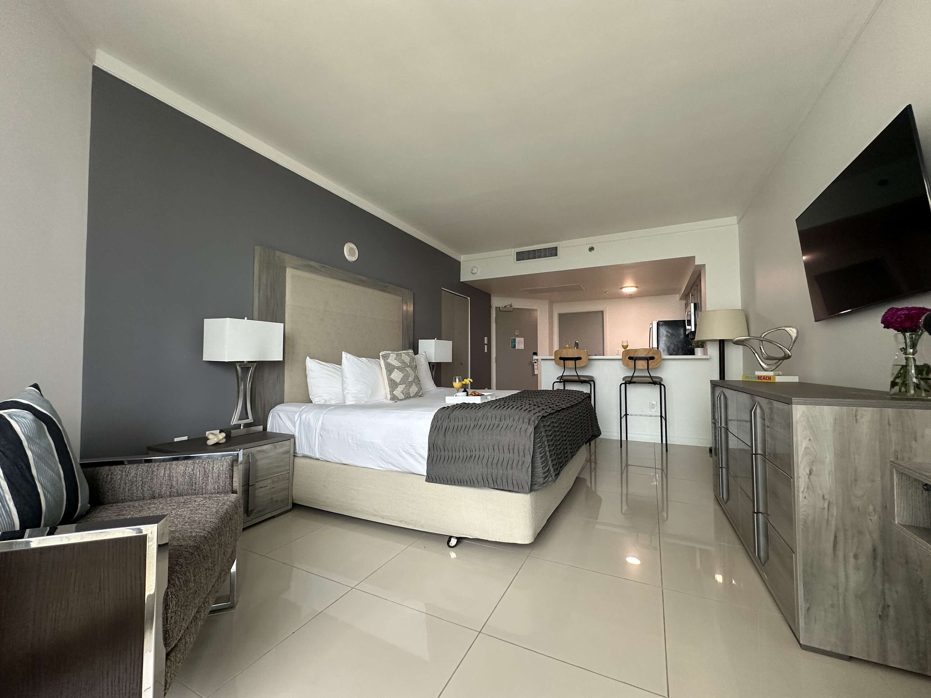 Bügeleisen/Bügelbrett, Reisekinderbett, WLAN, Bettwäsche