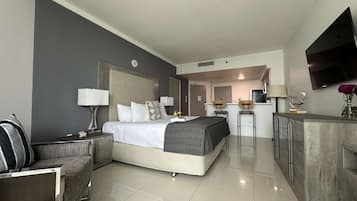 Bügeleisen/Bügelbrett, Reisekinderbett, WLAN, Bettwäsche