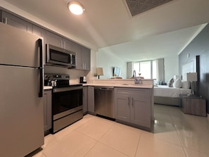Fridge, microwave, oven, stovetop - MVR - Gorgeous Views and Refined Living Spaces (Miami)
