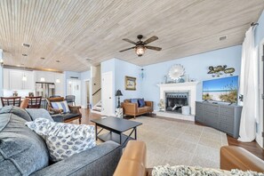 Smart TV - Beautiful Brand New Beach House-Private Pool-Sleeps 12 (Destin)