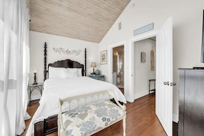 5 bedrooms, iron/ironing board, travel cot, free WiFi - Beautiful Brand New Beach House-Private Pool-Sleeps 12 (Destin)