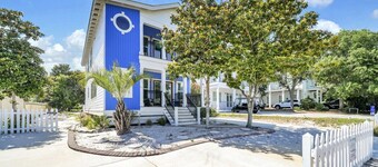 Beautiful Brand New Beach House-Private Pool-Sleeps 12