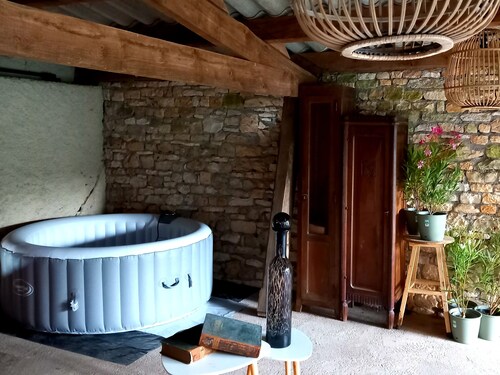 Se Réunir Dans le Lot, Maison en Pierre, Piscine