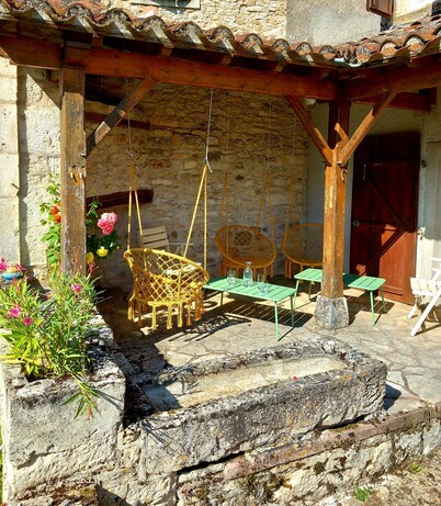 Se Réunir Dans le Lot, Maison en Pierre, Piscine