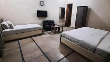 Quarto casal luxo | Quartos à prova de som, ferros/tábuas de passar roupa, Wi-Fi de cortesia