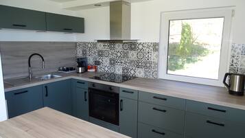 Kühlschrank, Ofen, Herdplatte, Geschirrspüler