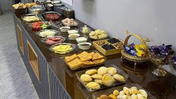 Free daily buffet breakfast