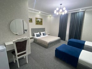 Family Room | Desk, free WiFi - HOTEL IMMAM AZAM (Samarkand)