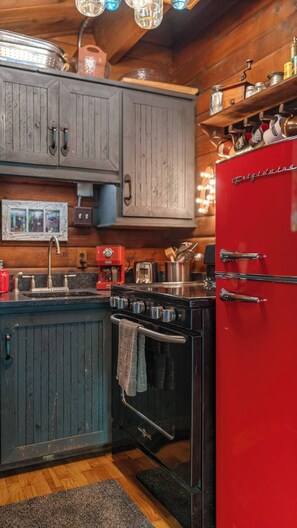 Microwave, oven, stovetop, coffee/tea maker