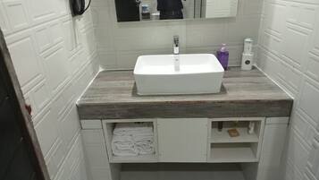Doppia Superior | Bagno | Doccia, asciugacapelli, asciugamani, sapone