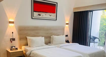 Kokomo Sunset Resort