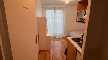 1 chambre, bureau, Wi-Fi gratuit, draps fournis