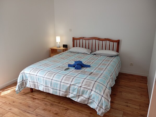 1 chambre, bureau, Wi-Fi gratuit, draps fournis