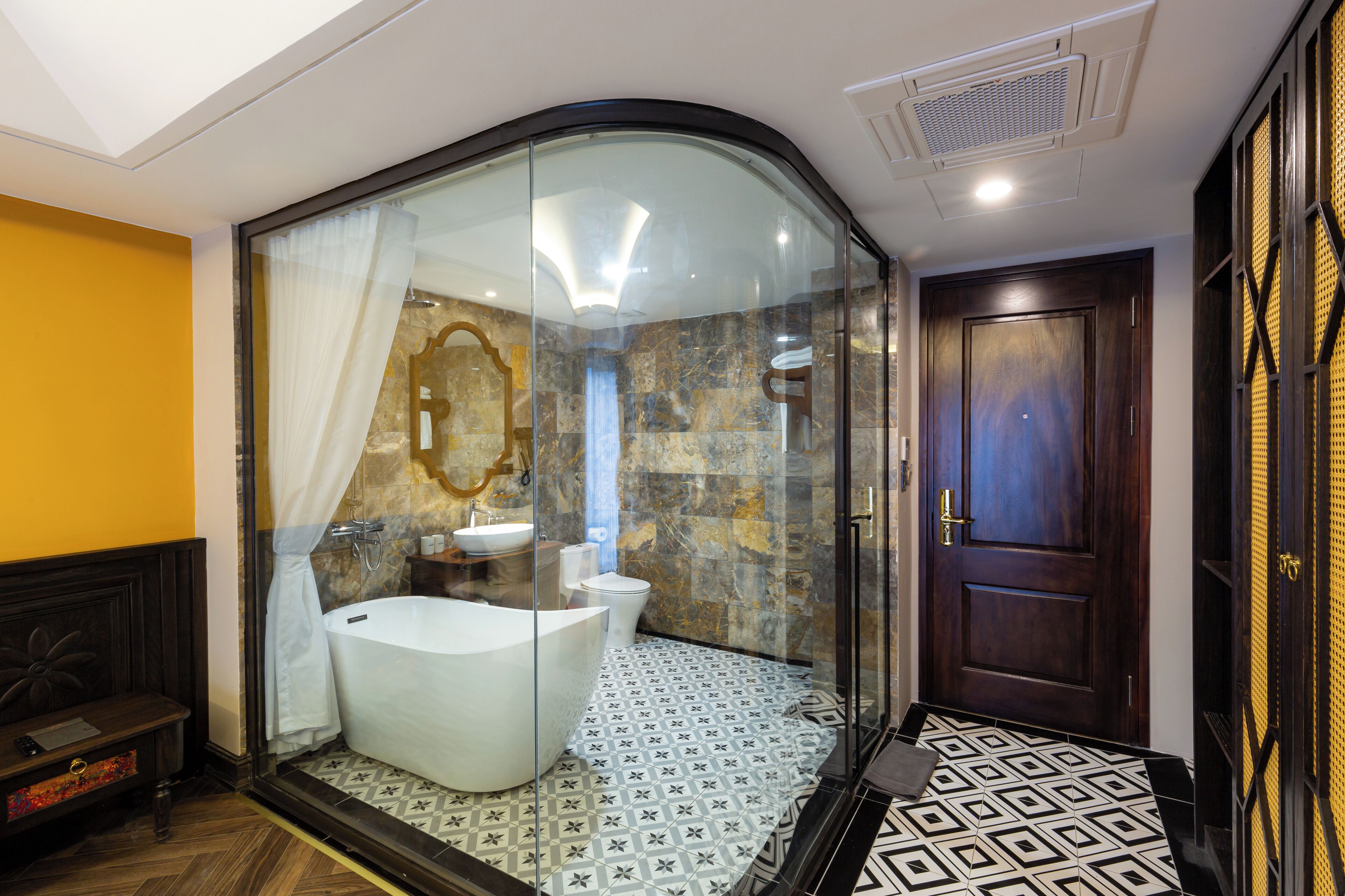 Deluxe Double Room, Mountain View | Bathroom