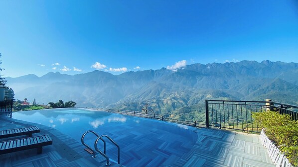 Alberca al aire libre 