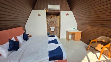 Premium Double Room | Individually decorated, individually furnished, free WiFi