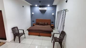 Luxury Double Room, Garden View | Individually decorated, individually furnished, free WiFi