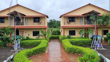 Luxury Double Room, Garden View | Individually decorated, individually furnished, free WiFi