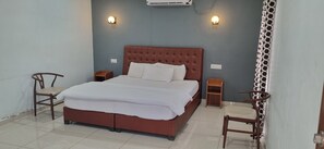 Deluxe Cottage, 1 King Bed, Garden View | Individually decorated, individually furnished, free WiFi - PATANG FAMILY RESORT (Talala)