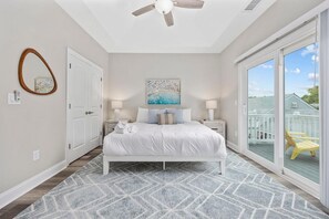 3 bedrooms, desk, iron/ironing board, travel cot - Pier View (C) - Spacious Home Sleeps 10 (Myrtle Beach)