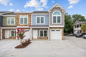 Exterior - Pier View (D) - Spacious Home Sleeps 10 (Myrtle Beach)