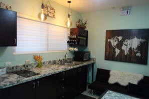 Fridge, microwave, oven, stovetop - Marine Beach Bliss Ground Floor Studio (Playas Del Coco)