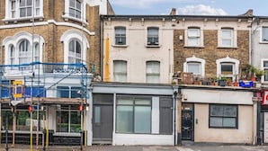 Unclassified image, 2 of 18, button - Crouch Hill N4, Crouch Hill, Finsbury Park (London)