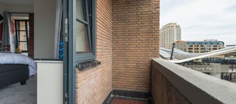 Near Safaripark Beekse Bergen apartment, featuring a private kitchen, bathroom.
