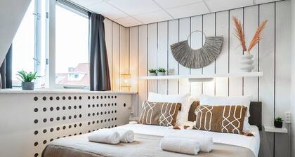 Suite in Zoutelande – Coastal Holiday with Private Bathroom