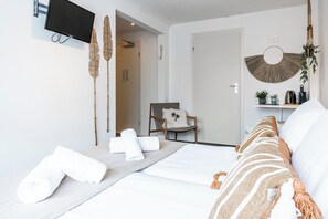 1 bedroom, free WiFi, bed sheets