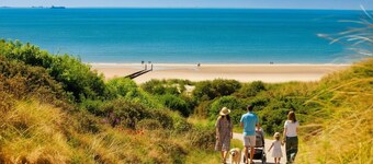 Comfortable coastal stay ideal for families, just a short walk from Zoutelande Beach. Enjoy space, convenience, and a relaxed seaside atmosphere—perfect for family holidays and short breaks.