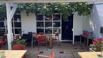 Buiten dineren