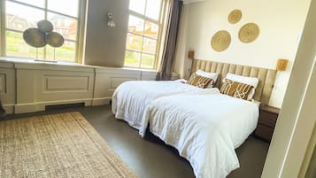 1 bedroom, travel crib, free WiFi, bed sheets