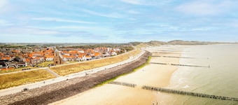 Crazy good location at 30m from the beach dunes