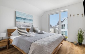 2 soverom, strykejern/-brett, reiseseng for barn og wi-fi (inkludert)