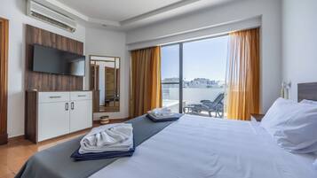 2 bedrooms, iron/ironing board, travel cot, free WiFi