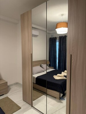 2 bedrooms, iron/ironing board, free WiFi, bed sheets