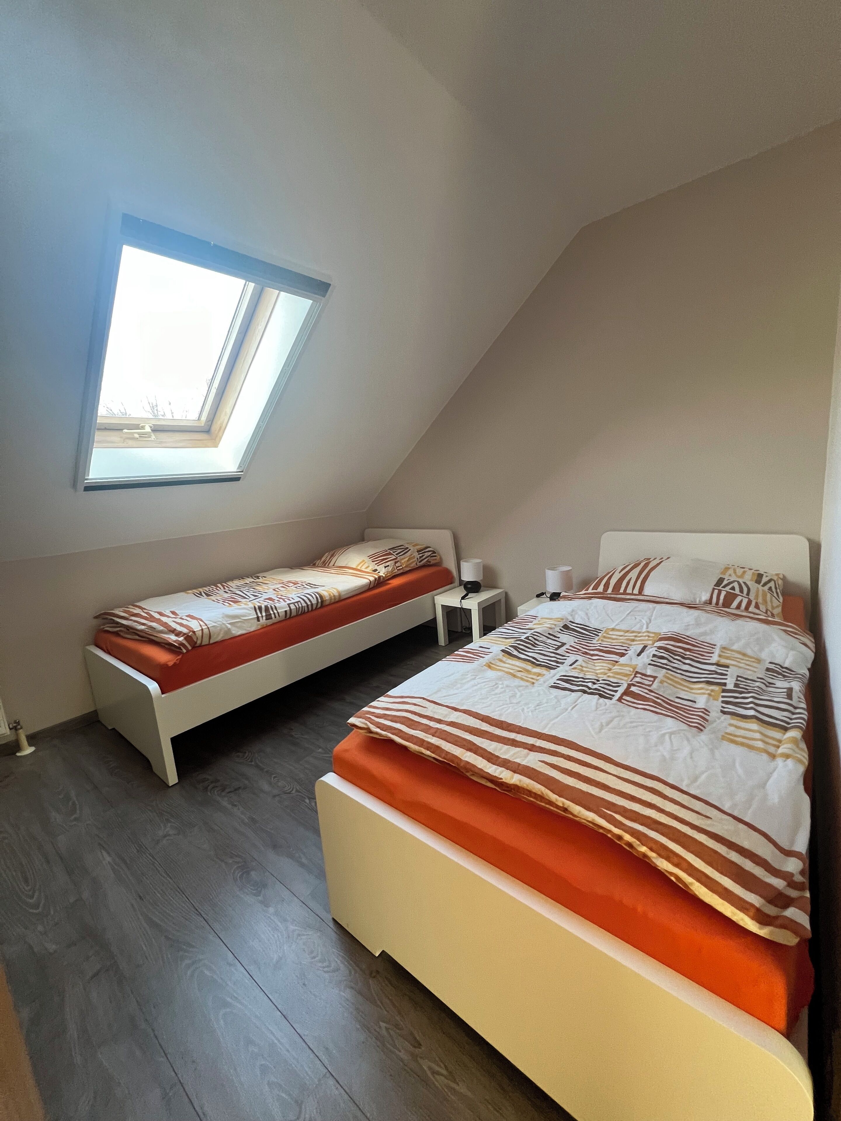 2 Schlafzimmer, Reisekinderbett, WLAN, Bettwäsche
