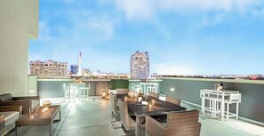 Outdoor dining - Balcony Luxury High Rise Downtown Fremont Casinos (Las Vegas)