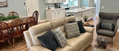 Fernseher, Kamin, Videospiele, Arbeitsbereiche