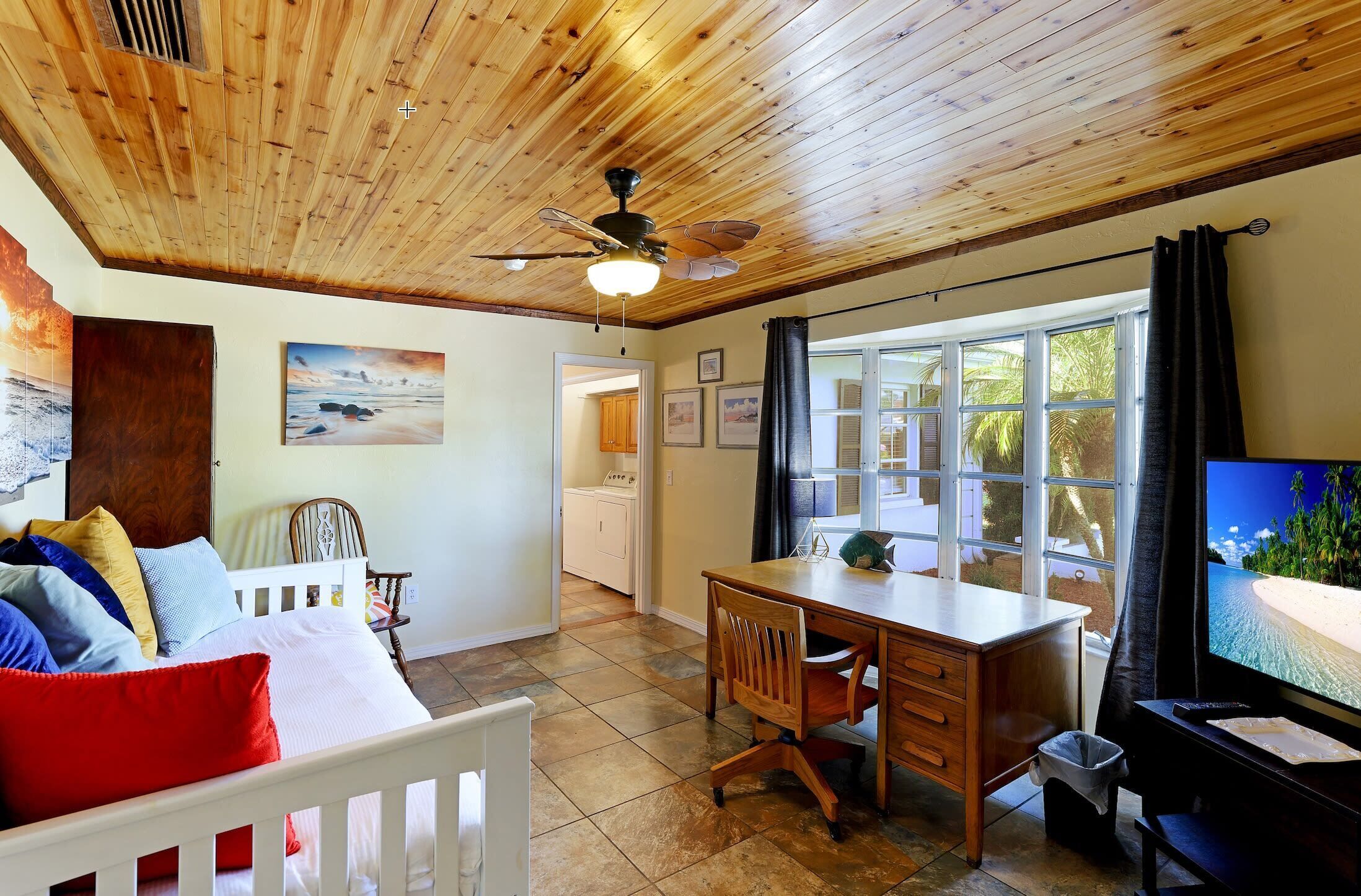 Manta Ray Getaway - Poolside Paradise Retreat! - Bradenton, FL