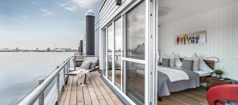 Stunning ship in Olpenitz with sauna
