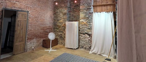 2 dormitorios, tabla de planchar con plancha, wifi y ropa de cama