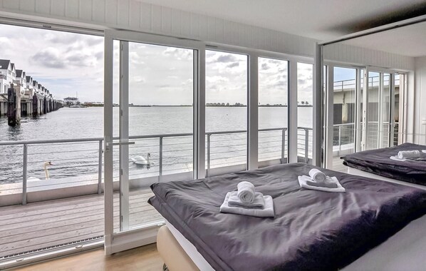 2 bedrooms, iron/ironing board, travel crib, free WiFi