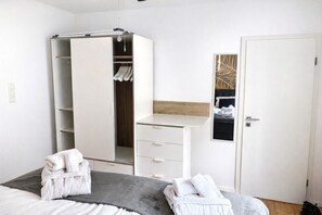 1 Schlafzimmer, BĂŒgeleisen/BĂŒgelbrett, kostenloses WLAN, BettwĂ€sche