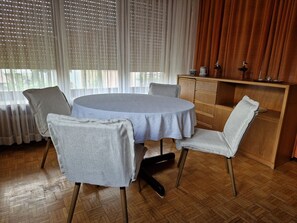 Dining - Green Family Apartment next to Ljubljana (Domžale)